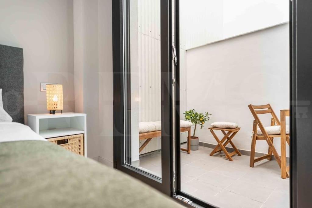 Fresh & Stylish Apartment With Parking By Rems Малага Екстер'єр фото